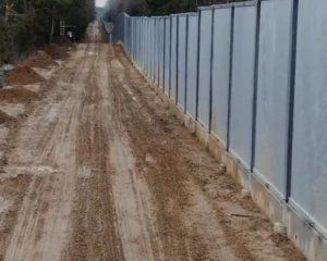 Польща завершила зведення паркану на кордоні з білоруссю