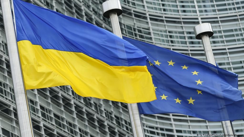 Єврокомісія рекомендує: Україна і Молдова отримають статус кандидата з умовами