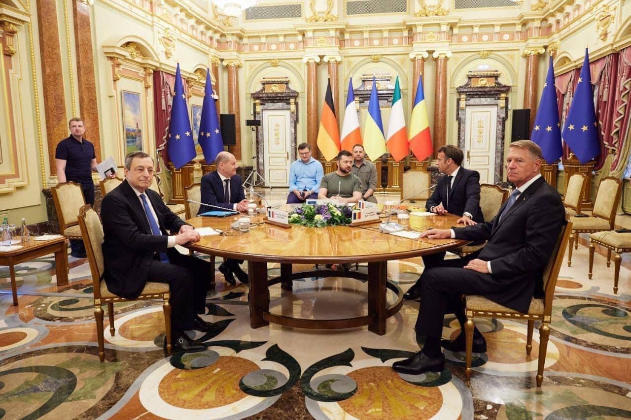 Зраду скасовано: ЄС не вимагатиме від України  поступок для досягнення миру
