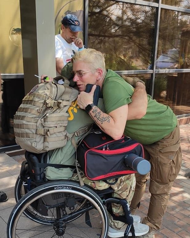 Юлія «Тайра» Паєвська - відомий волонтер, парамедик, яка вісім років рятувала життя військових та мирних мешканців на Донбасі.