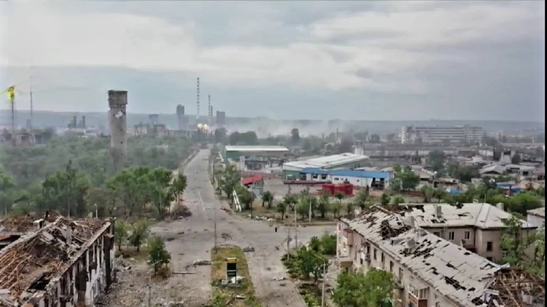 Окупанти вгатили по Лисичанську: є жертви й значні руйнування – Гайдай
