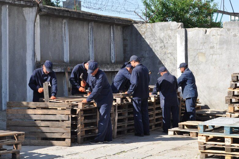 Російські військовополонені працюють на користь українського суспільства - Малюська