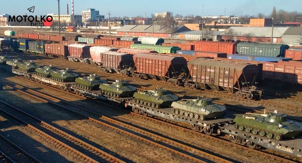Білорусь відправила рф десятки вагонів з боєприпасами – Генштаб
