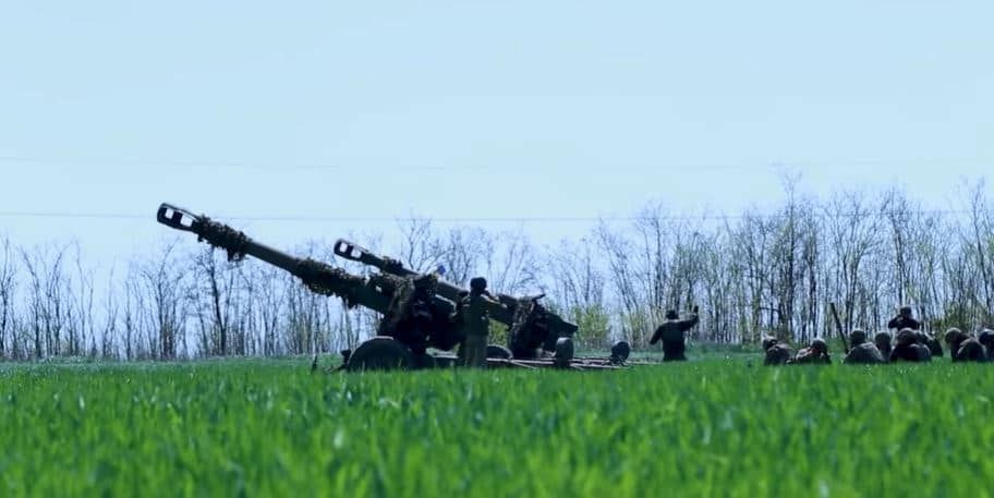 На озброєння української армії продовжує надходити сучасна потужна техніка і зброя.