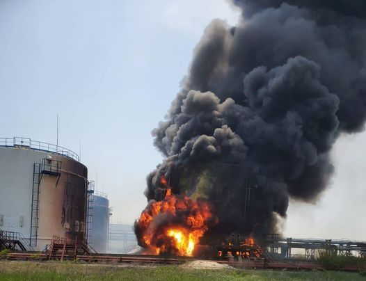 Рашисти утримують під своїм контролем частину нафтопереробного заводу у Лисичанську