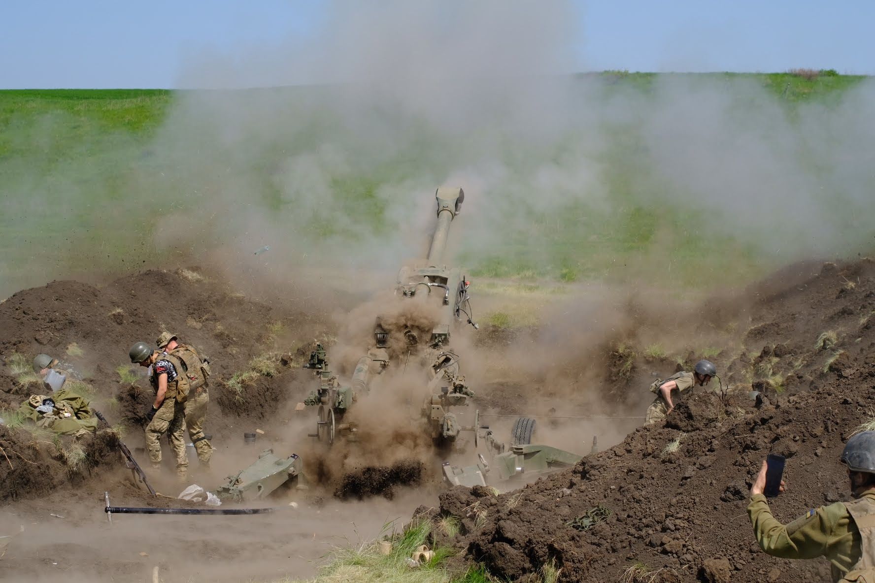 Помста з неба: як українська авіація та артилерія нищить опорні пункти ворога по всій лінії фронту
