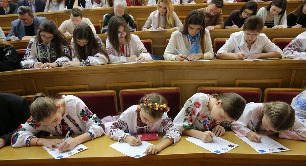 Тепер, щоб отримати громадянство України, необхідно скласти обов’язковий екзамен з української мови