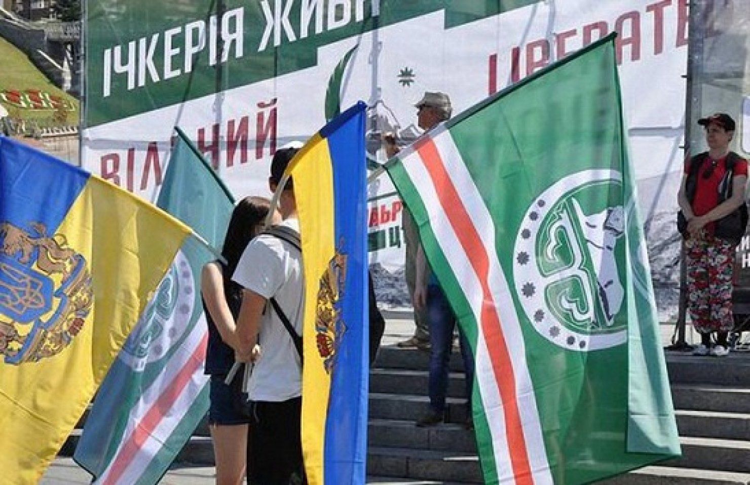 Надепи Гончаренко та Магомедов пропонують Раді визнати незалежність Чечні