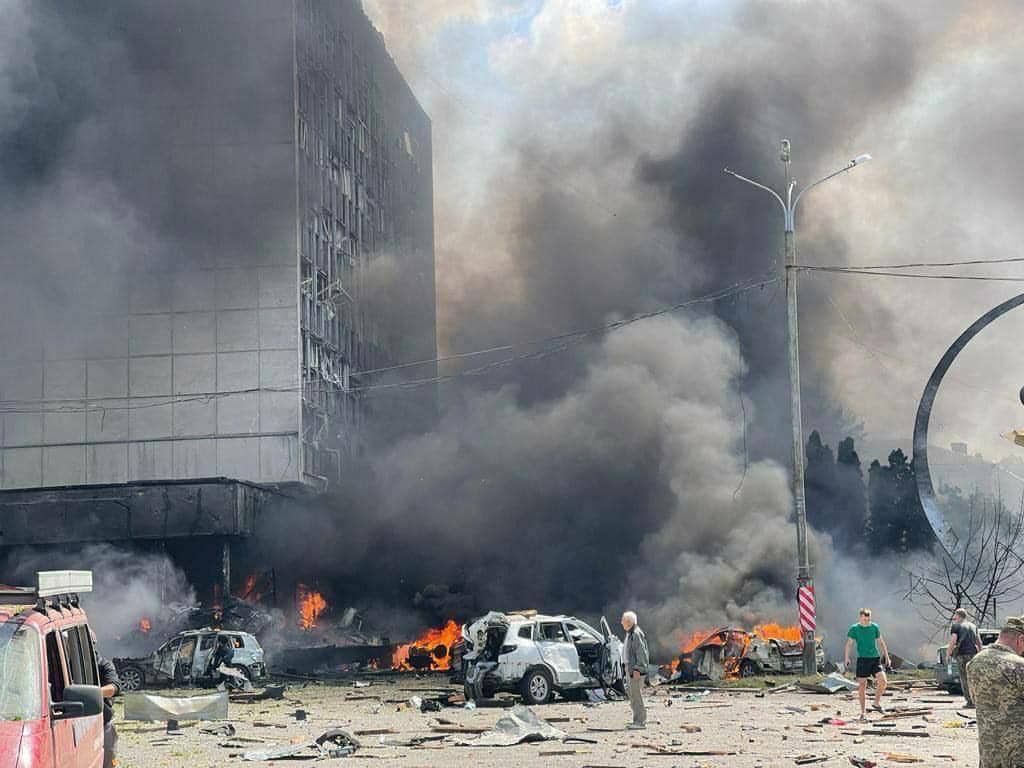 Російські варвари завдали ракетного удару по Вінниці: є загиблі та поранені