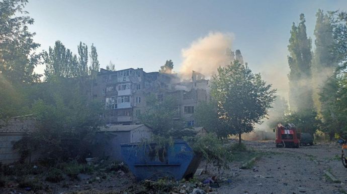 У Миколаєві пролунало більше десятка вибухів