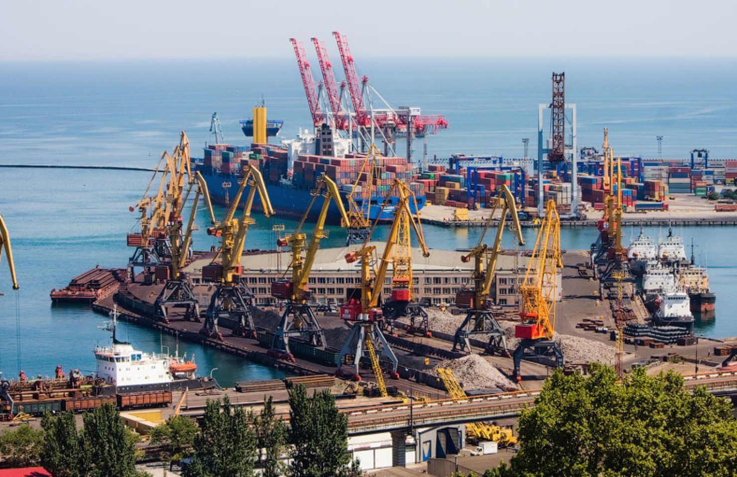 Розблокування портів України може принести до $1 млрд  експортної виручки