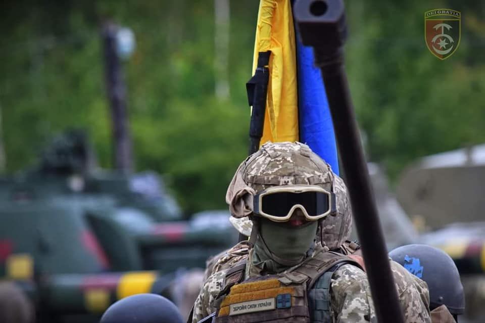 Кожен українець має бути впевнений у обов'язковій перемозі України.