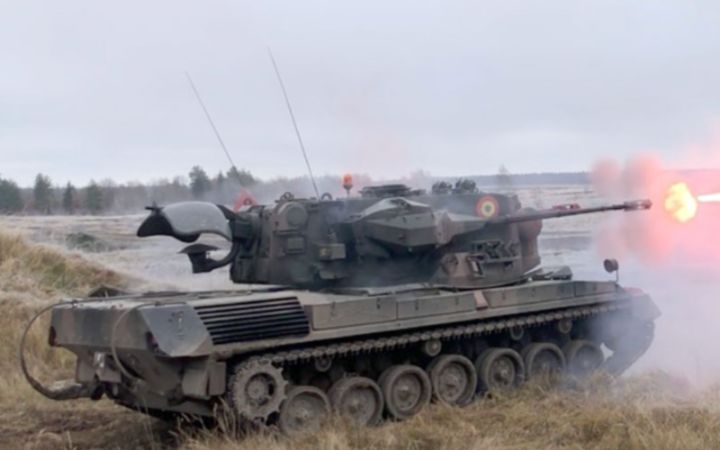 Німеччина розпочала надавати необхідну  зброю: три «Гепарди» уже в Україні