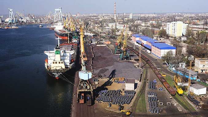 Рашисти намагалися знищити порт Миколаєва, на Одещині є влучання в приватні будинки