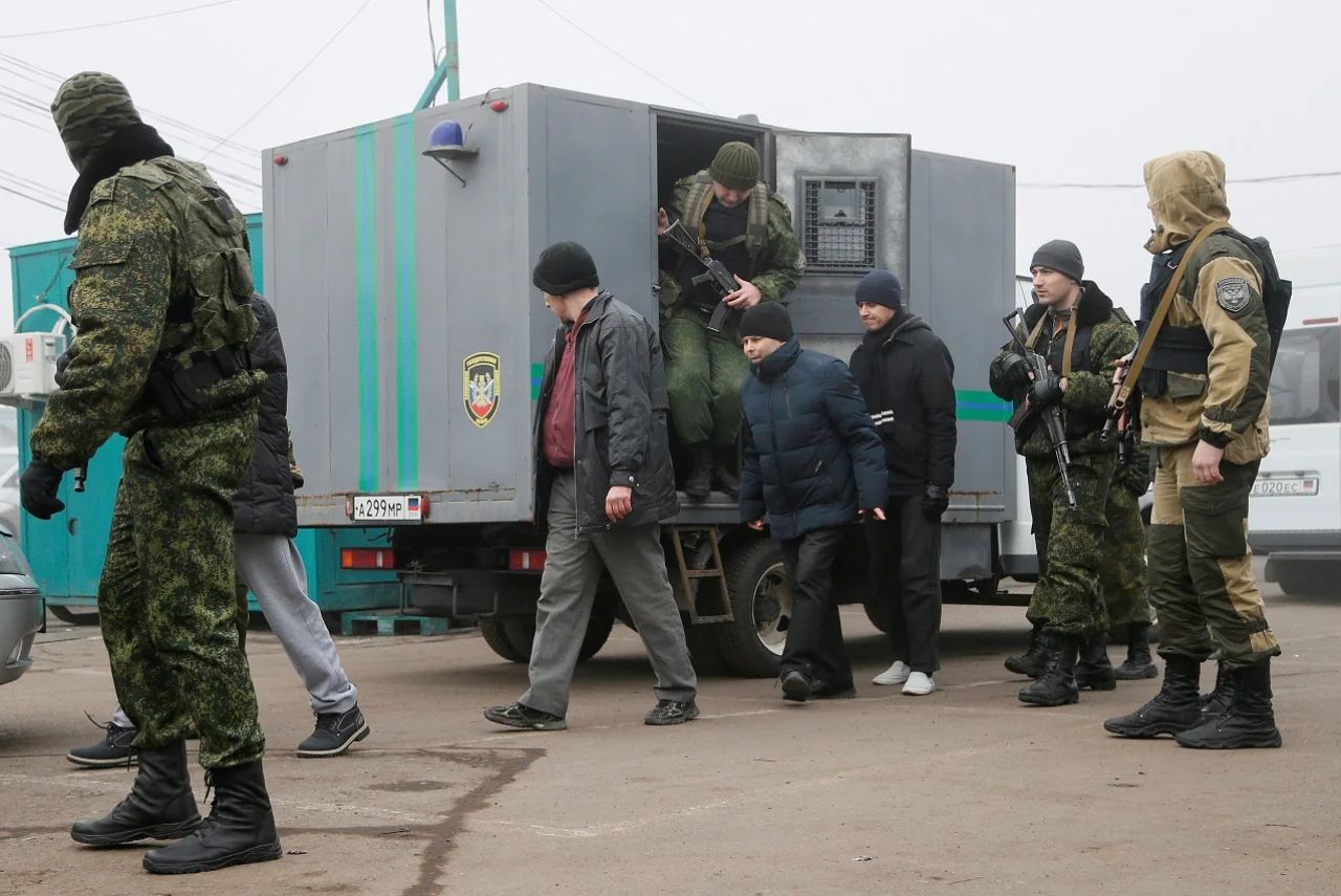 У полоні росіян перебувають сотні українських бійців.