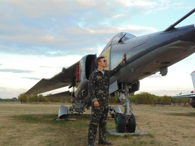 Один з кращих льотчиків Антон Листопад загинув у повітряному бою