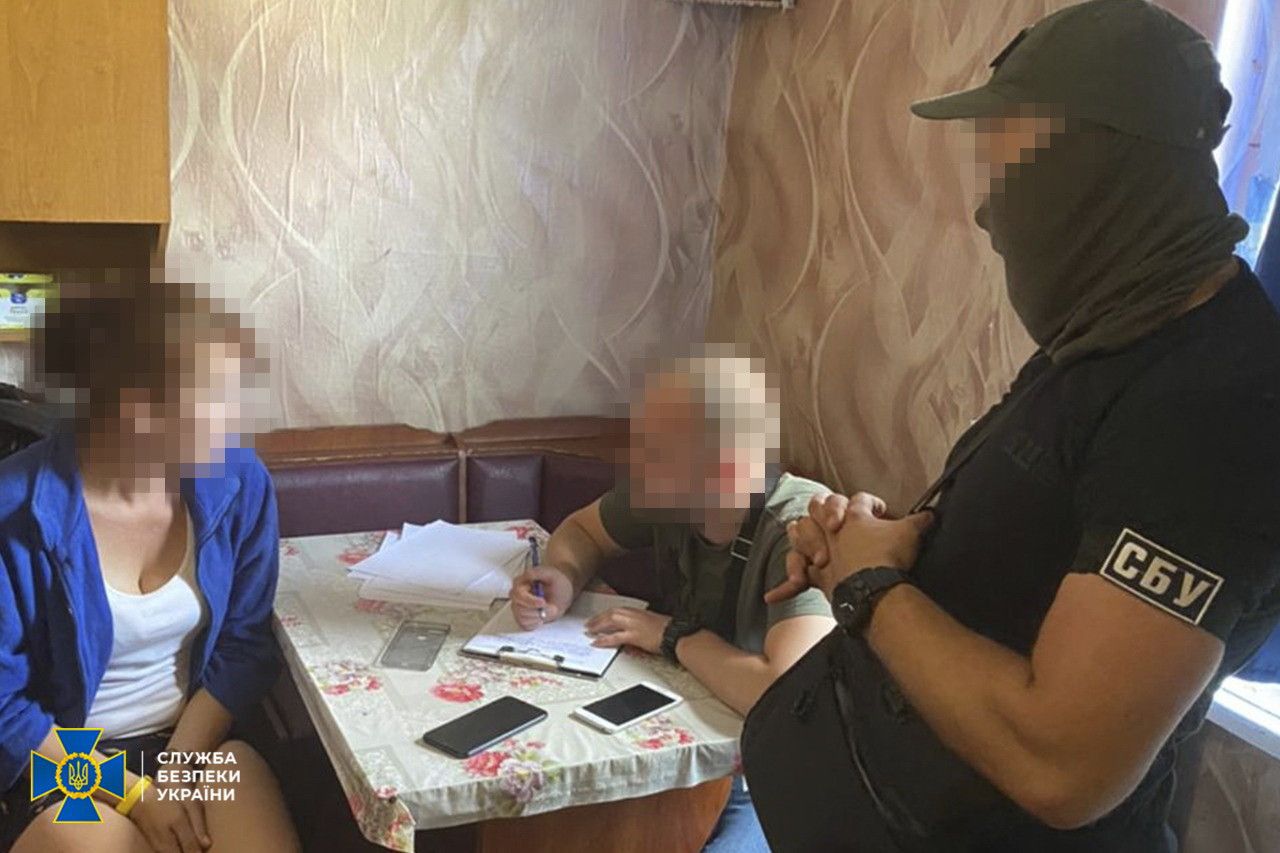 На Дніпропетровщині зрадниця випитувала у чоловіка-військового координати ЗСУ і передавала ворогу