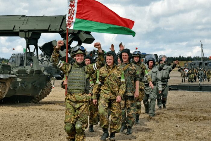 У білорусі на військових навчаннях армійці «звільняють втрачені території»