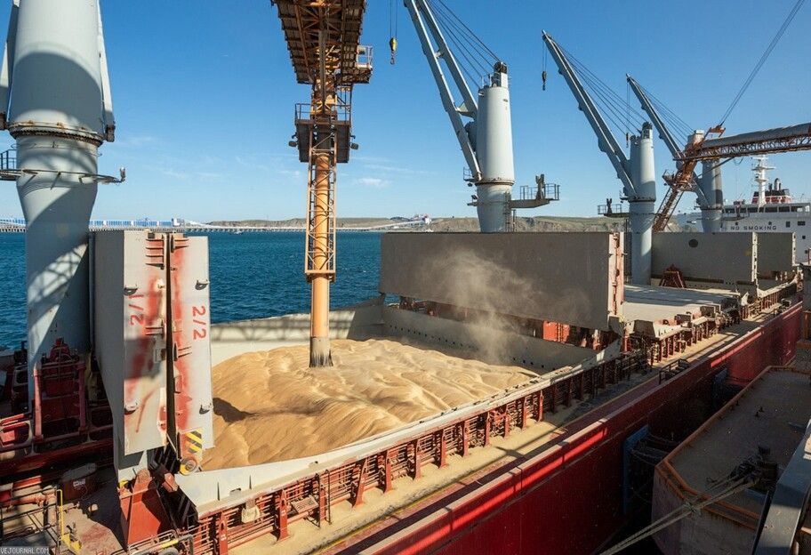 «Зерновим коридором» вийшло ще п'ять суден із одеських портів