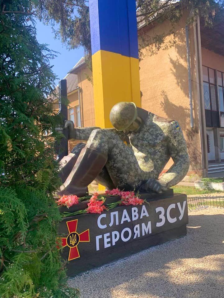 На Прикарпатті перетворили пам’ятник радянському солдату на монумент воїнам ЗСУ