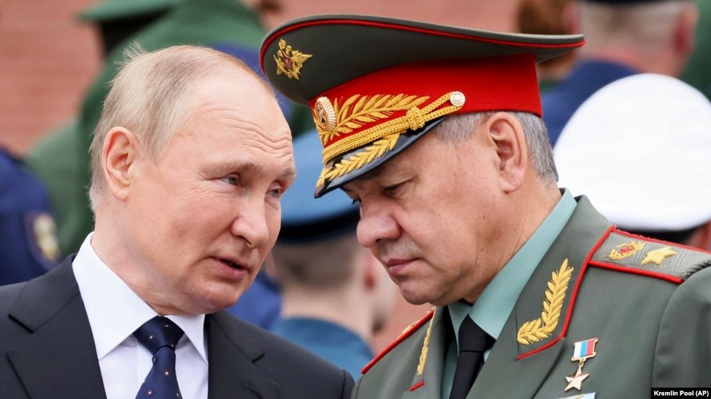 Кремль призове на службу 300 тисяч резервістів та погрожує ядерною зброєю