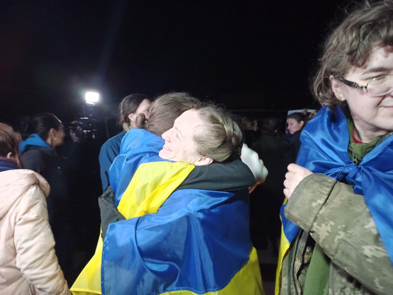 Україна обміняла 108 захисниць на 110 росіян