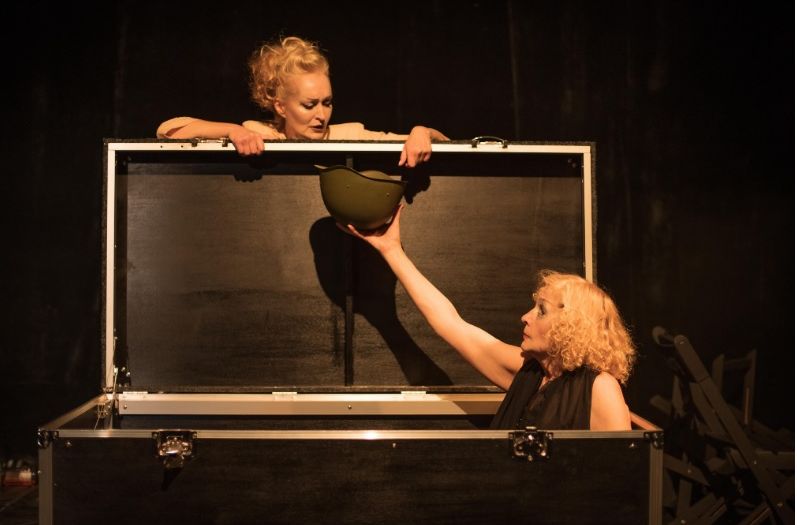 Театр на Подолі представляє Дітрих  та Ріфеншталь у новій постановці «Марлені»