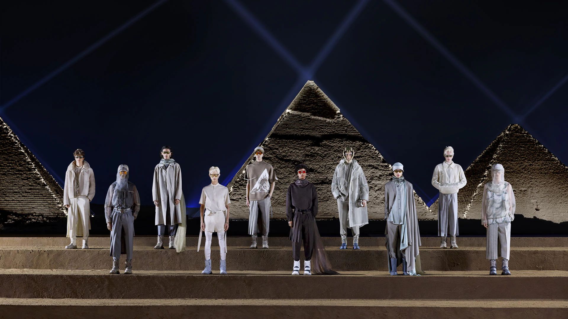 Будинок моди Dior вперше в історії провів показ у пірамід Гізи