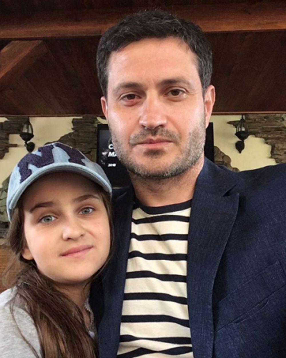Відомий актор Ахтем Сеітаблаєв з донькою.