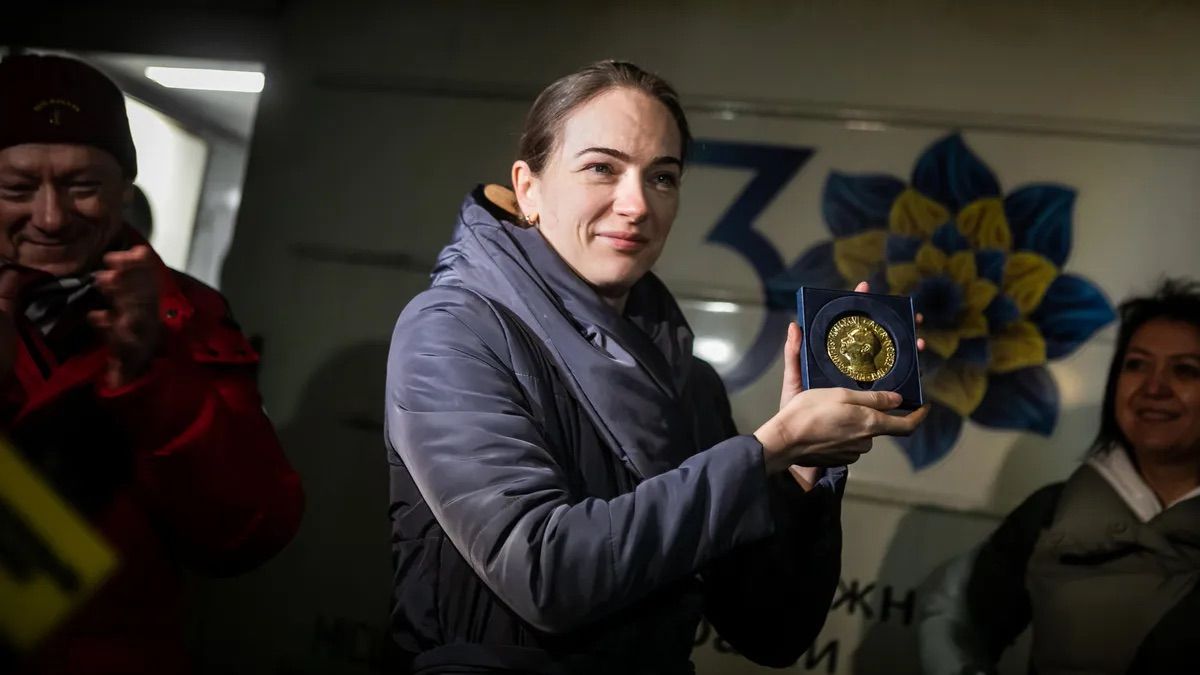 Правозахисниця Олександра Матвійчук продасть Нобелівську премію миру на аукціоні