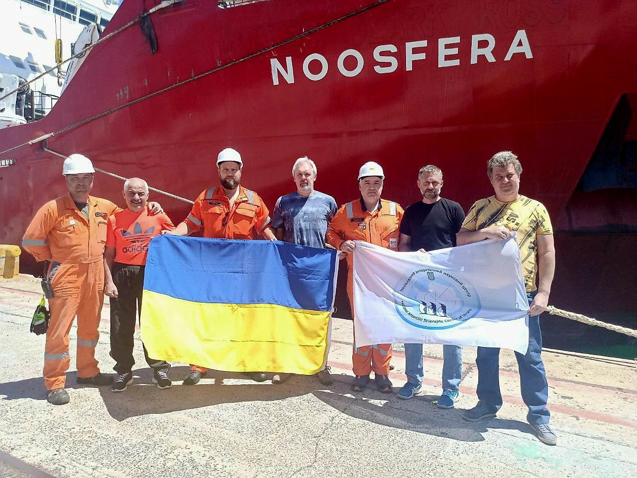 24 грудня 2022 року флагман українського науково-дослідного флоту – криголам «Ноосфера» вирушив з Кейптауна (Південно-Африканська Республіка) в Антарктику.