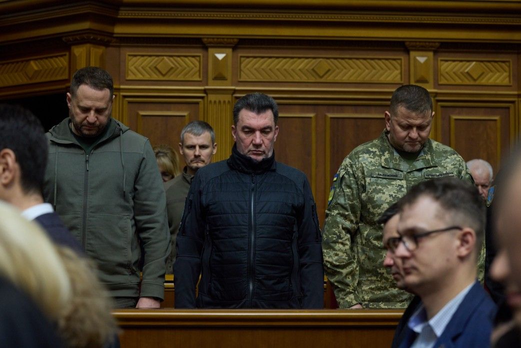 Олексій Данілов (у центрі) не бажає надавати гарантії терористу №1.