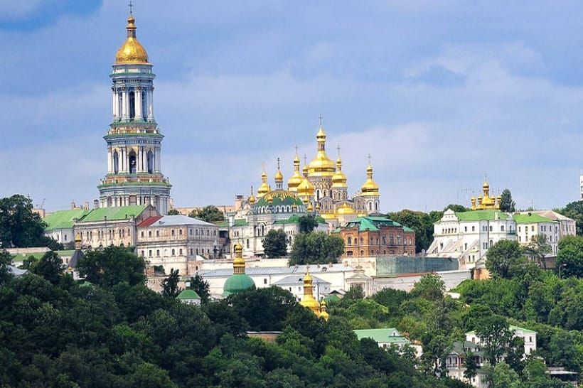Українська святиня - Києво-Печерська Лавра має служити всьому українському народові.