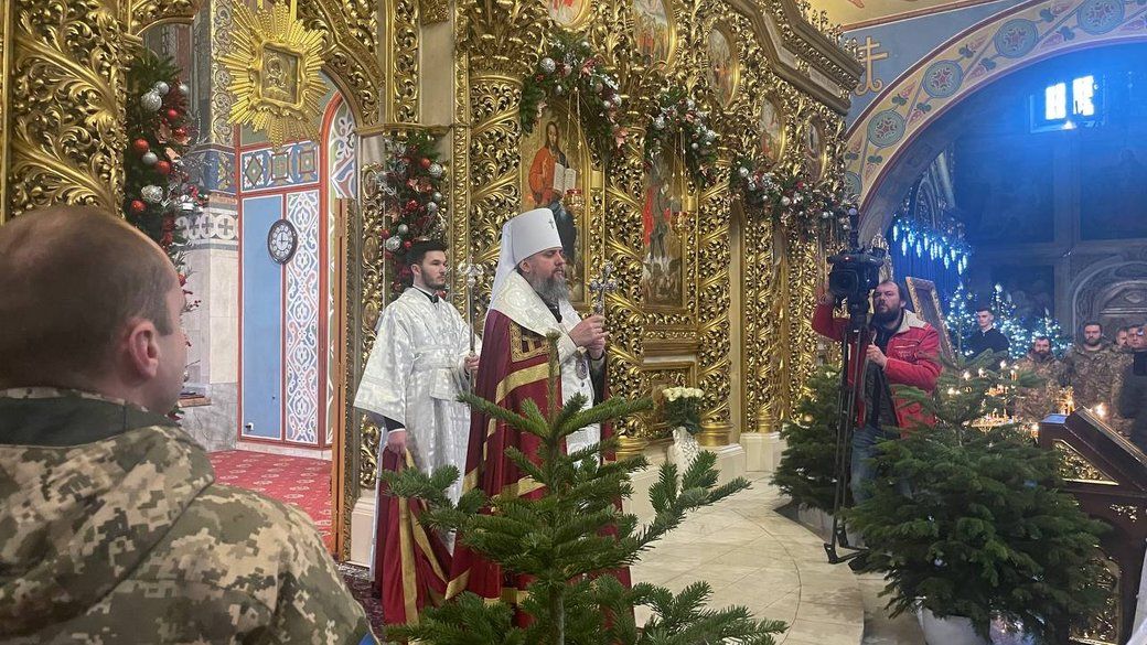 Епіфаній провів різдвяний молебень для захисників України
