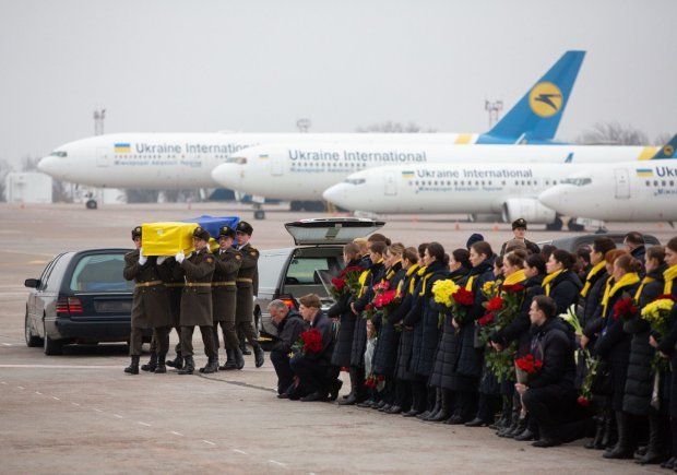 Річниця трагедії: українські дипломати вшанували пам’ять жертв авіакатастрофи поблизу Тегерана
