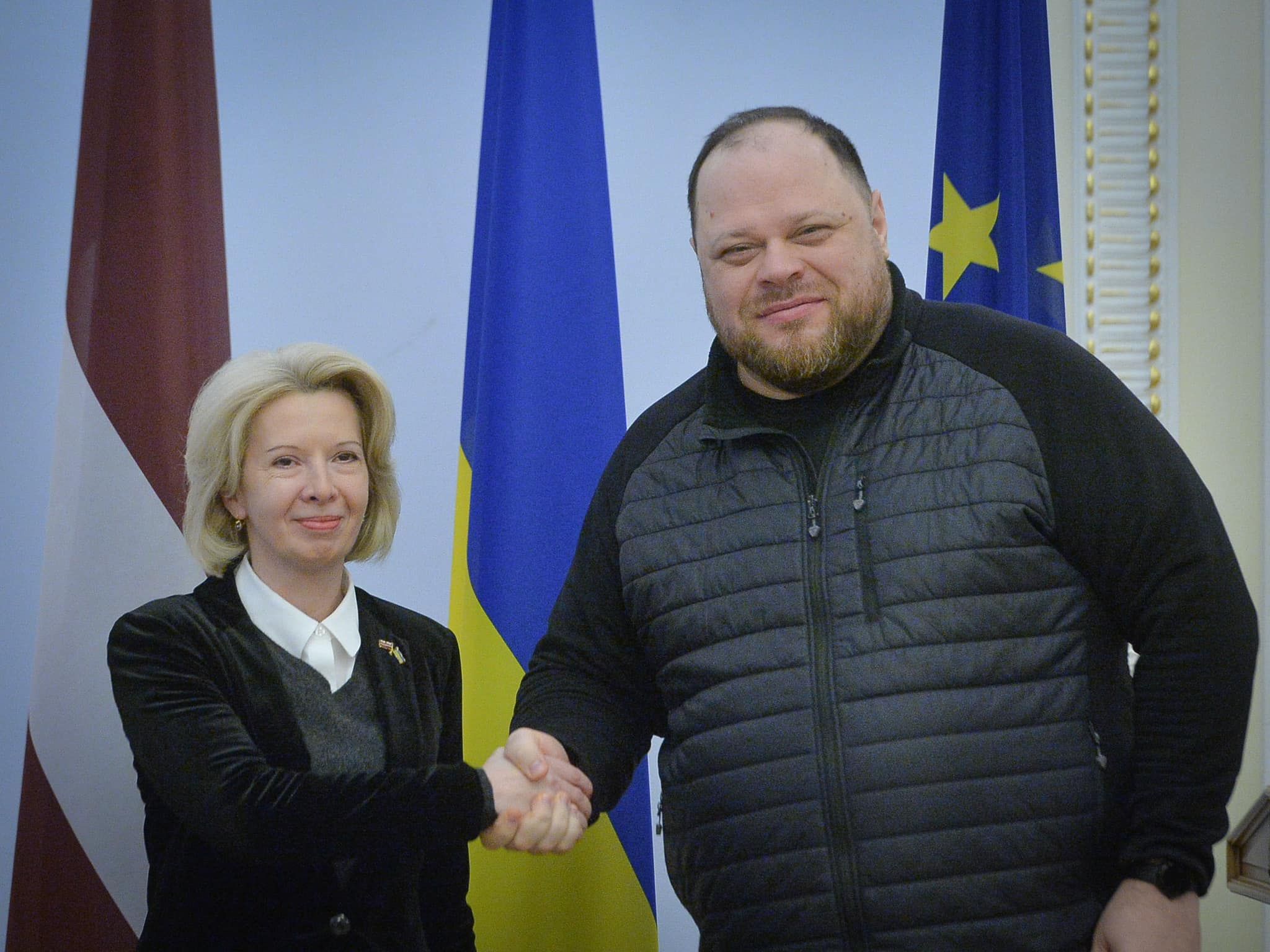 Очільниця міноборони Латвії прибула з першим візитом до України, фото