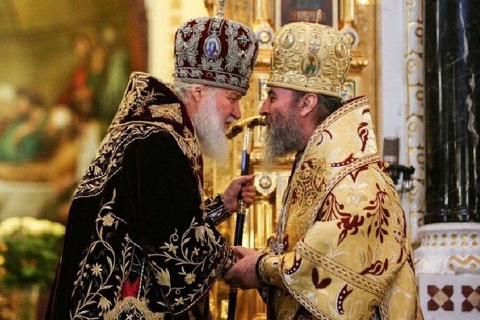 Серед "щасливчиків" є племінник російського патріарха Кирила Михайло Гундяєв та представник РПЦ у Всесвітній раді церков у Женеві.