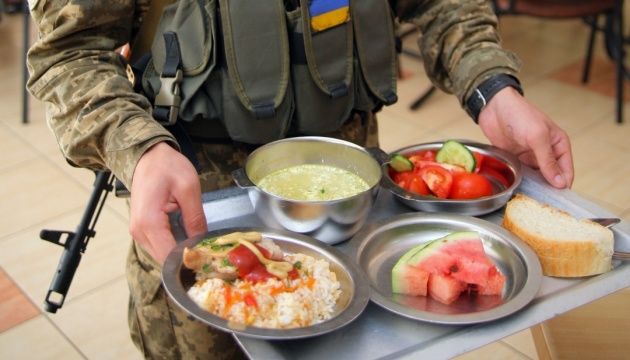 Реформу харчування у ЗСУ анонсовано Резніковим