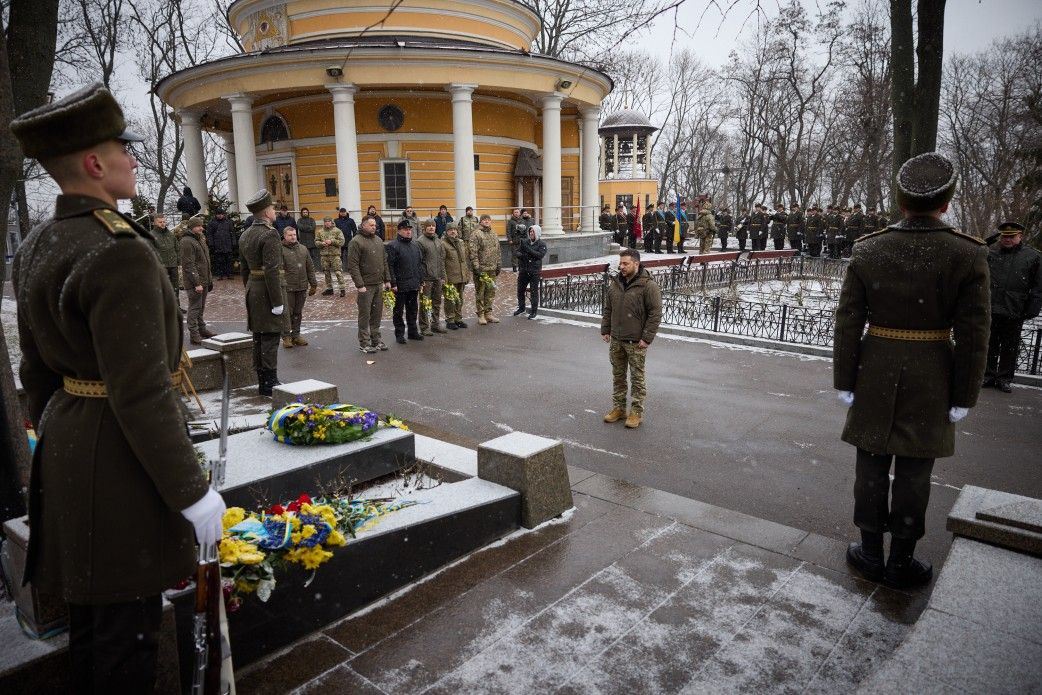 Офіційні заходи на могилі частини Крутян на Аскольдовій могилі у Києві.