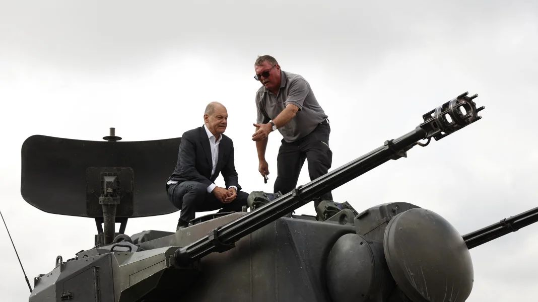 Федеральний уряд шукає танкові снаряди для України по всьому світу. У складі "гепарда" вона робить ставку на Катар. Але навіть з «Леопардом-1» є вузькі місця.