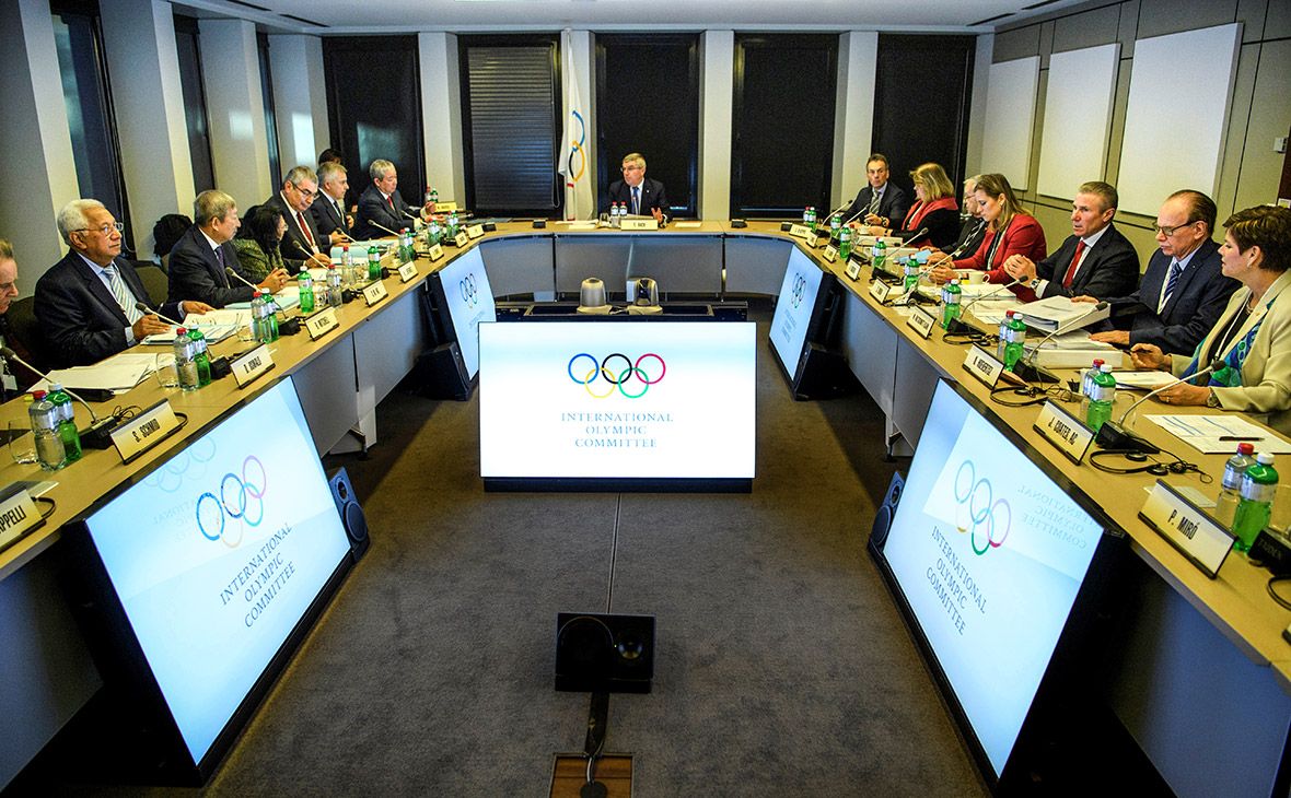 МОК не зніматиме санкцій із російських та білоруських спортсменів