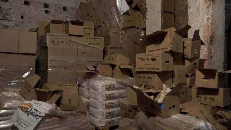 У Києві на складах пропадають тони гумдопомоги, фото