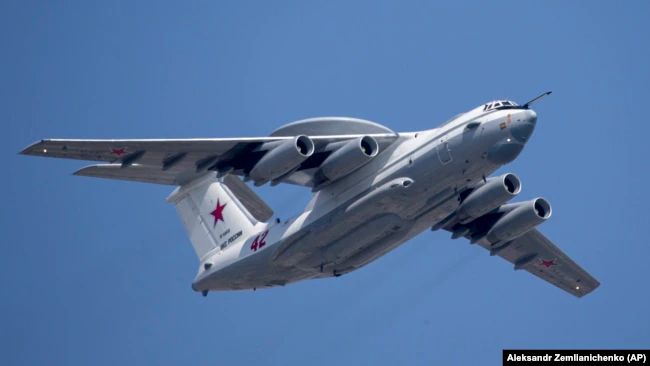 Російський літак далекого радіолокаційного виявлення та управління А-50.