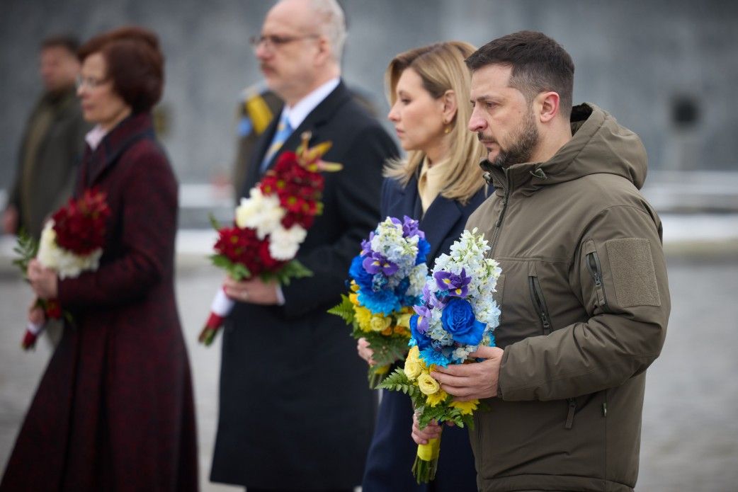 Зеленський і президент Латвії вшанували полеглих воїнів на Личаківському кладовищі Львова