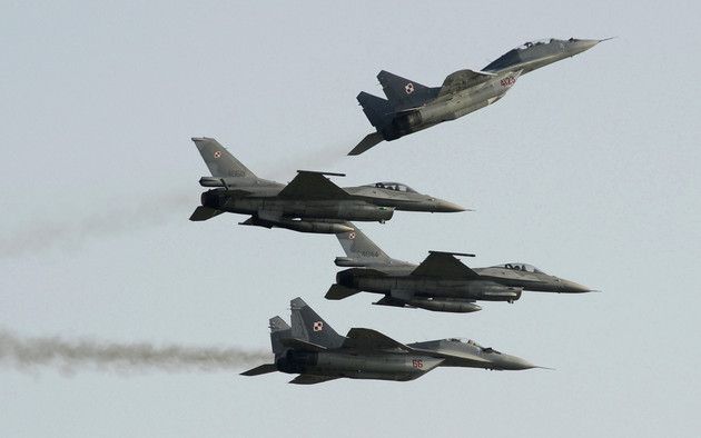 Сенатори США  торпедують  Пентагон щодо відправки F-16 в Україну