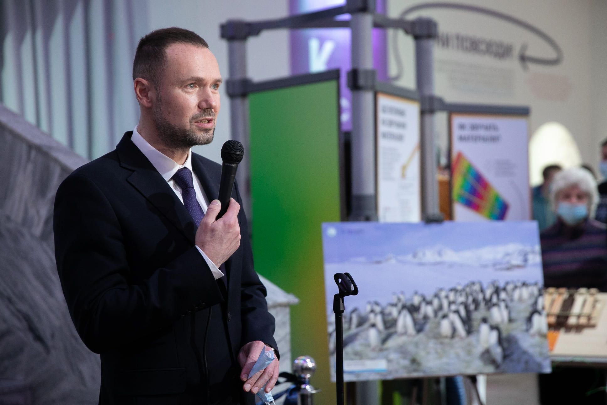 Сергій Шкарлет - міністр освіти і науки України з грудня 2020 року.