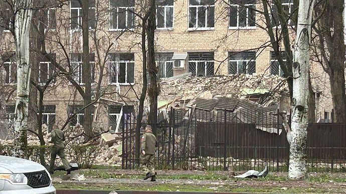 Мелітополь забавовнився: вибухнуло біля казарм російських силовиків