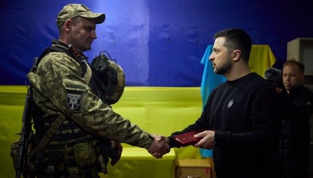 Президент України вручив нагороди воїнам на Запоріжжі.