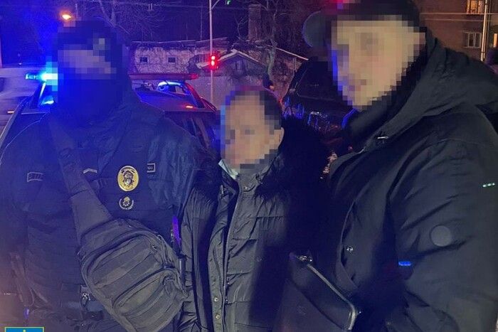 Заходив до школи в жіночому одязі: у Львові засудили педофіла