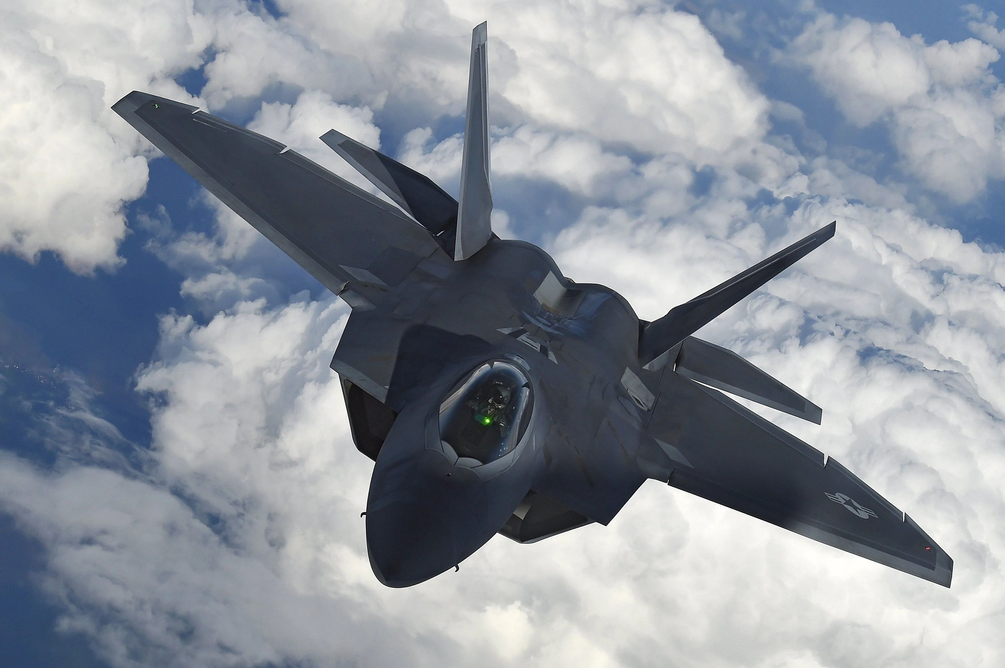 США продають Польщі 24 винищувачі F-22 Raptor за символічний долар